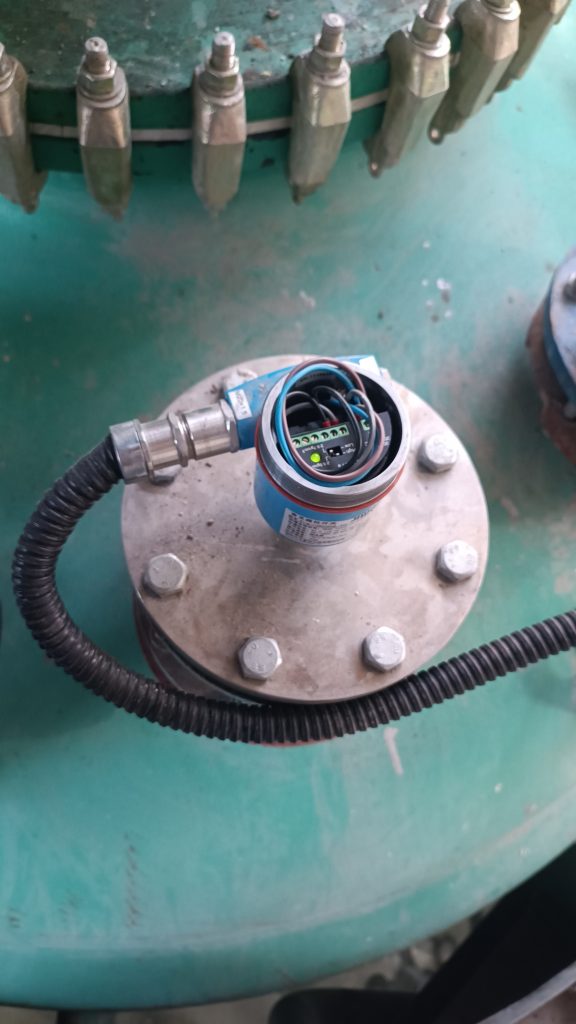 音叉液位開關在鋰電池漿液液位測量中的作用